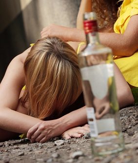 withdrawal alcohol symptoms treat